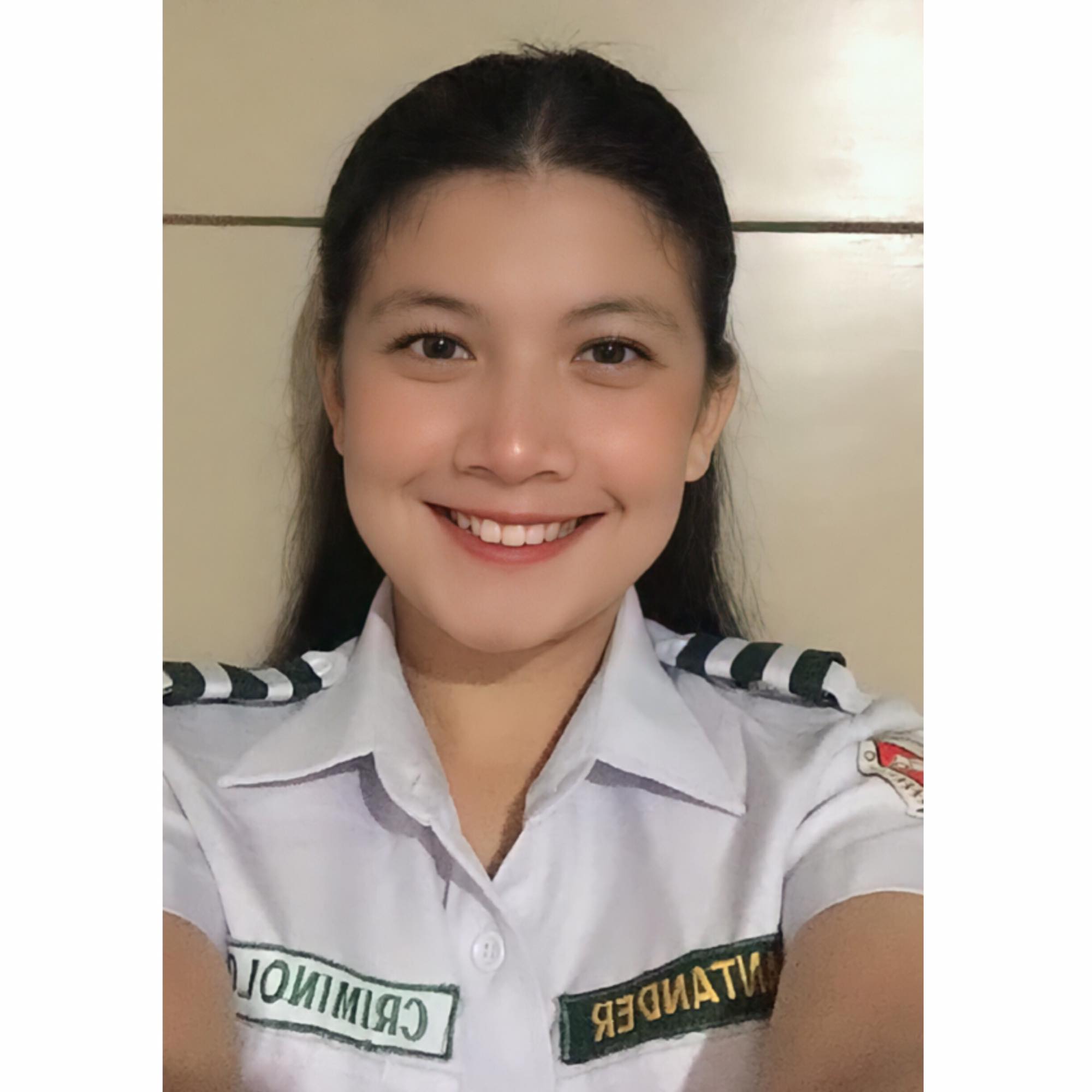 Professional photo of team member providing exceptional service